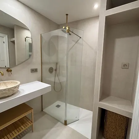 Apartment In Bilbao Center Апартаменти